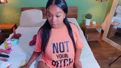 Snapshot of curvyebonyy_ chatting on 28, 6, 2026 Danna online show from 28, 6, 2026