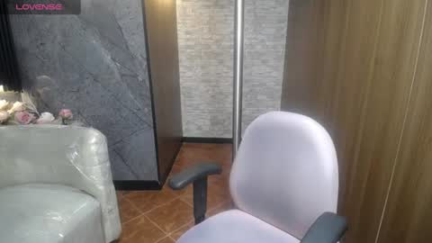 cute_angel_1 online show from 14, 7, 2026