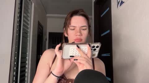 Snapshot of cute_bubbles chatting on 18, 12, 2025 cute_bubbles online show from 18, 12, 2025