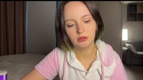 Snapshot of cute_emiliya chatting on 3, 4, 2026 Emily online show from 3, 4, 2026