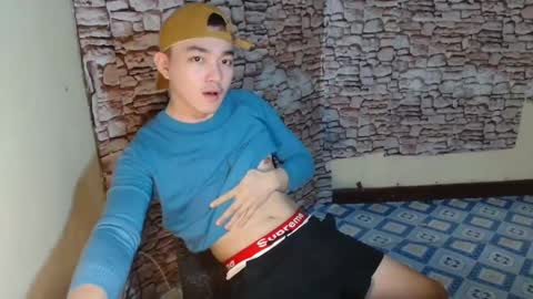 Snapshot of cute_enzo24 chatting on 19, 2, 2025 cute_enzo24 online show from 19, 2, 2025