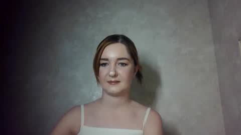 Snapshot of cute_heat chatting on 4, 12, 2025 cute_heat online show from 4, 12, 2025