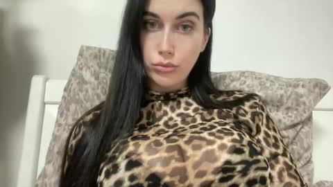 cute_kriss94 online show from 5, 12, 2025