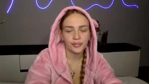 cute_shy06 online show from 8, 1, 2026