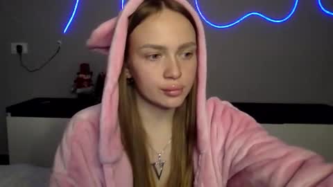 cute_shy06 online show from 15, 1, 2026