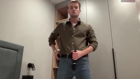 cute_skywalker online show from 13, 9, 2025