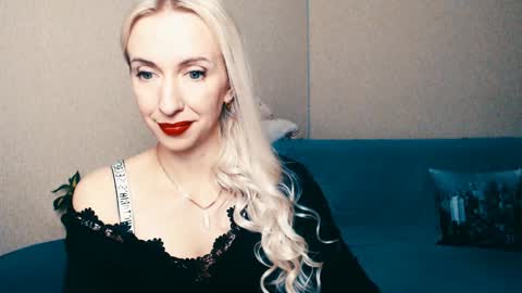 cute_smile_shy online show from 11, 1, 2025