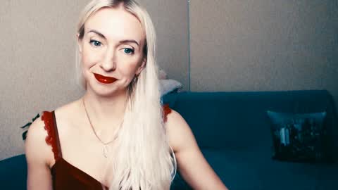 cute_smile_shy online show from 14, 1, 2025