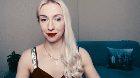 cute_smile_shy online show from 24, 1, 2025