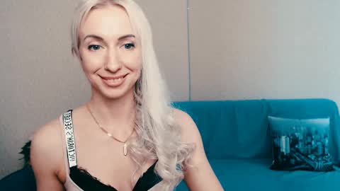 cute_smile_shy online show from 23, 2, 2025