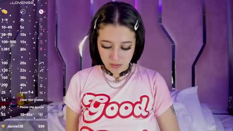 Snapshot of cute_stoone chatting on 12, 1, 2025 SOLEI online show from 12, 1, 2025