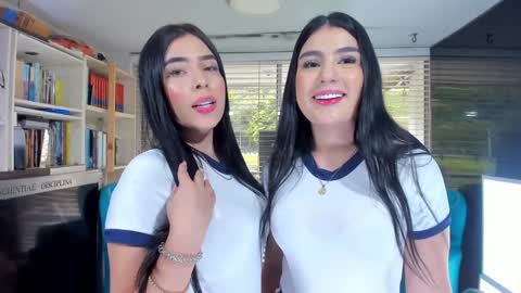 Snapshot of cuteanddesesperate chatting on 18, 12, 2024 WANNA SEE MORE OF TWINS online show from 18, 12, 2024