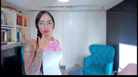 Snapshot of cuteanddesesperate chatting on 20, 12, 2024 WANNA SEE MORE OF TWINS online show from 20, 12, 2024