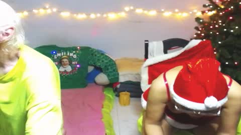 Snapshot of cuteandsexyone chatting on 24, 12, 2024 CuteAndSexyOne Na and Brian online show from 24, 12, 2024