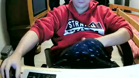 Cuteboy090 online show from 21, 10, 2025