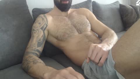 cuteeboy online show from 10, 4, 2026