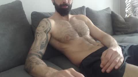 cuteeboy online show from 17, 4, 2026