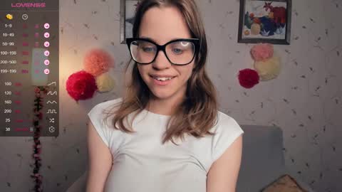 Snapshot of cutefluffy chatting on 2, 10, 2025 Melisa online show from 2, 10, 2025