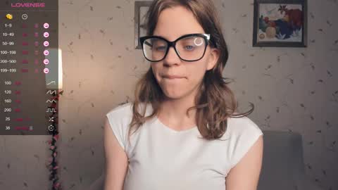 Snapshot of cutefluffy chatting on 5, 10, 2025 Melisa online show from 5, 10, 2025