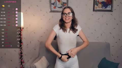 Snapshot of cutefluffy chatting on 7, 10, 2025 Melisa online show from 7, 10, 2025
