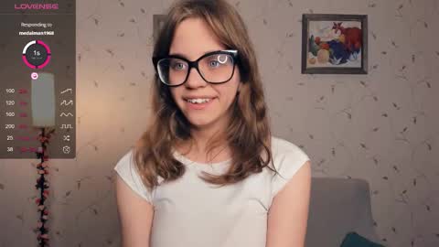 Snapshot of cutefluffy chatting on 22, 10, 2025 Melisa online show from 22, 10, 2025
