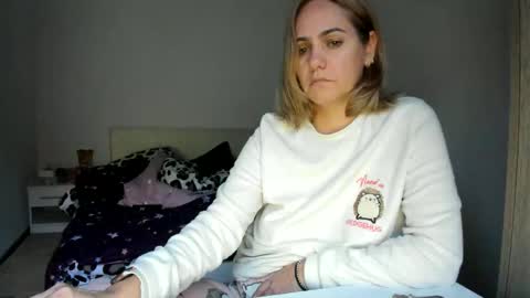 Snapshot of cutehana chatting on 8, 10, 2025 MADY online show from 8, 10, 2025