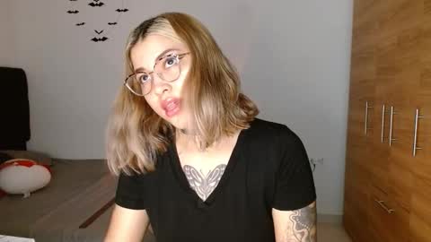 Snapshot of cuteisabella_a chatting on 10, 1, 2026 isabella online show from 10, 1, 2026