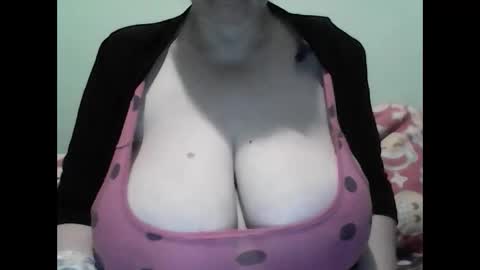 Snapshot of cutejessytom chatting on 7, 1, 2025 Jessy online show from 7, 1, 2025