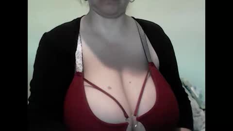 Snapshot of cutejessytom chatting on 5, 11, 2025 Jessy online show from 5, 11, 2025