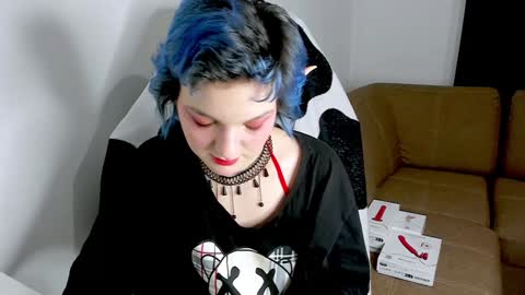Snapshot of cutemetalgoddess chatting on 24, 12, 2024 Alice online show from 24, 12, 2024