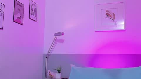 cutepetitee online show from 19, 5, 2026