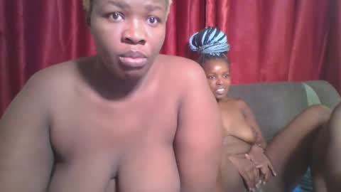Snapshot of cutey_mellanin chatting on 29, 1, 2025 cutey_mellanin online show from 29, 1, 2025