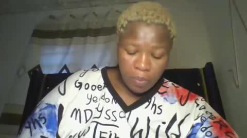 Snapshot of cutey_mellanin chatting on 9, 10, 2025 cutey_mellanin online show from 9, 10, 2025