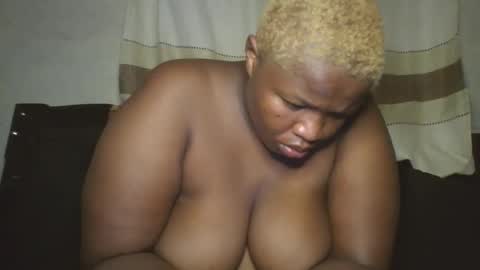 Snapshot of cutey_mellanin chatting on 21, 10, 2025 cutey_mellanin online show from 21, 10, 2025