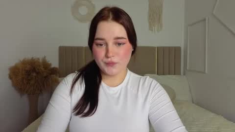 Snapshot of cutie__cutiee_ chatting on 4, 2, 2026 Nika online show from 4, 2, 2026