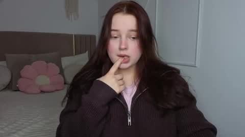 Snapshot of cutie__cutiee_ chatting on 8, 2, 2026 Nika online show from 8, 2, 2026