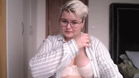 Sophie  Lilith online show from 18, 11, 2025