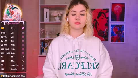 Snapshot of cutie_mili chatting on 2, 1, 2025 mili online show from 2, 1, 2025