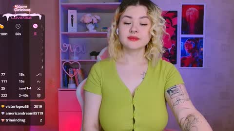 Snapshot of cutie_mili chatting on 10, 1, 2025 mili online show from 10, 1, 2025