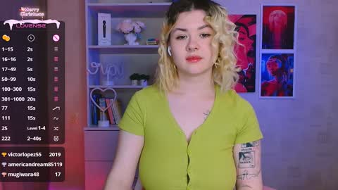 Snapshot of cutie_mili chatting on 10, 1, 2025 mili online show from 10, 1, 2025