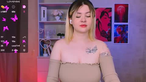 Snapshot of cutie_mili chatting on 15, 1, 2025 mili online show from 15, 1, 2025