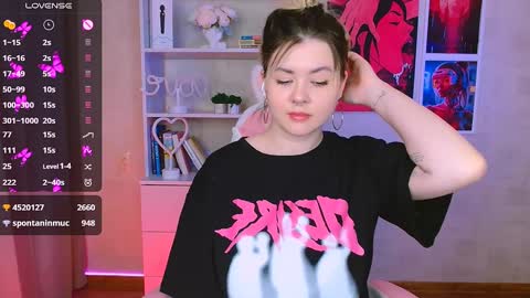 Snapshot of cutie_mili chatting on 17, 1, 2025 mili online show from 17, 1, 2025