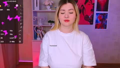 Snapshot of cutie_mili chatting on 18, 1, 2025 mili online show from 18, 1, 2025