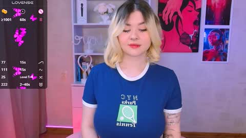 Snapshot of cutie_mili chatting on 20, 1, 2025 mili online show from 20, 1, 2025