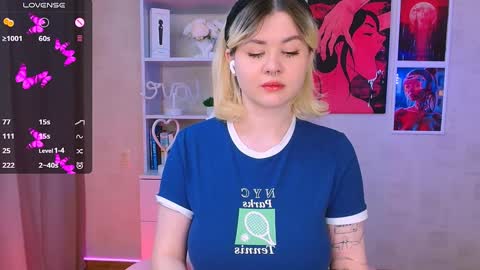 Snapshot of cutie_mili chatting on 20, 1, 2025 mili online show from 20, 1, 2025