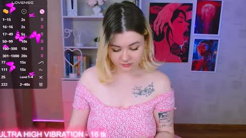 Snapshot of cutie_mili chatting on 1, 2, 2025 mili online show from 1, 2, 2025