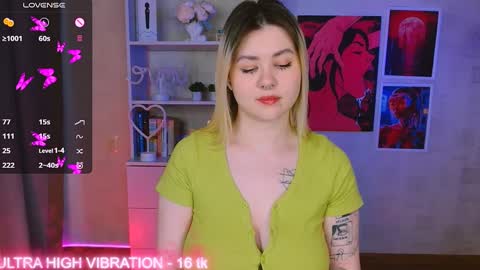 Snapshot of cutie_mili chatting on 4, 2, 2025 mili online show from 4, 2, 2025