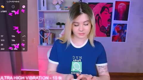 Snapshot of cutie_mili chatting on 12, 2, 2025 mili online show from 12, 2, 2025