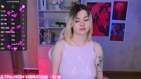 Snapshot of cutie_mili chatting on 17, 2, 2025 mili online show from 17, 2, 2025