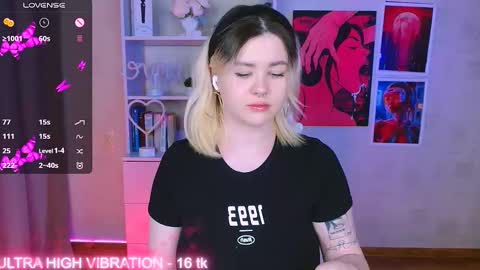 Snapshot of cutie_mili chatting on 24, 2, 2025 mili online show from 24, 2, 2025
